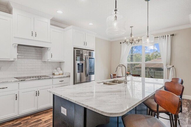 Building Photo - 6030 W Dogwood Dr