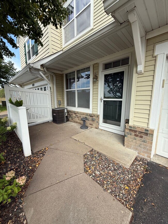 Building Photo - 14649 Sapphire Way