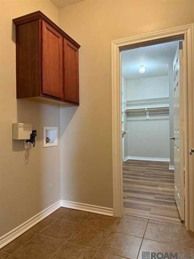 Building Photo - 41206 Colonial Dr