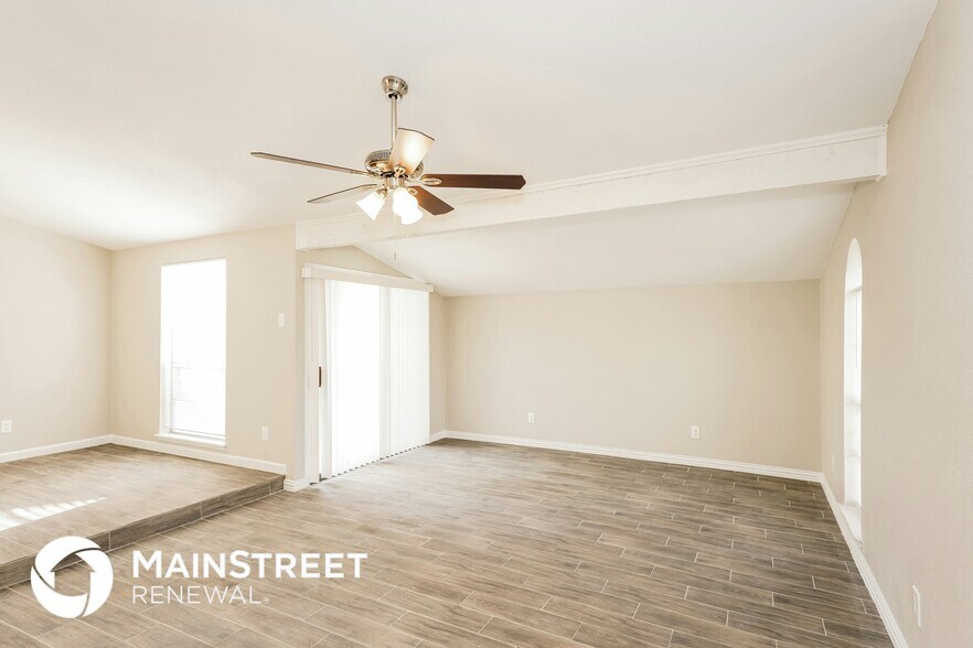 Building Photo - 3114 Echo Dr