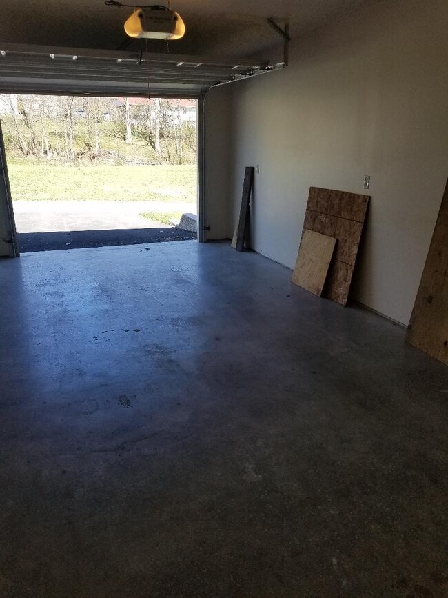 Building Photo - 28 Holler Rd