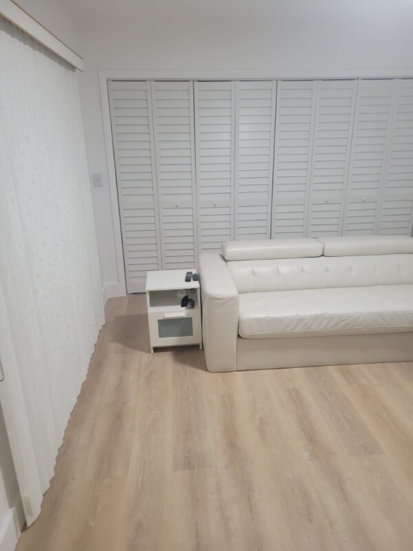 Building Photo - 570 N Tropic Ln