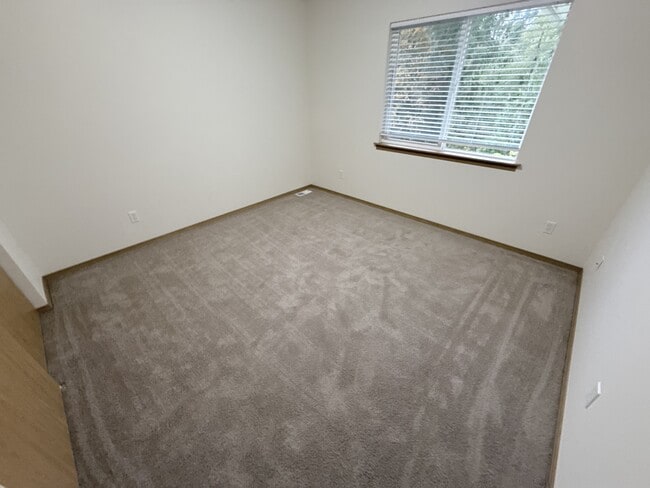 Building Photo - 414 91st Ave SE