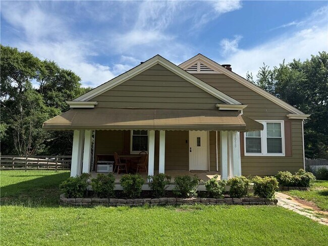 Building Photo - 5058 Austell Powder Springs Rd