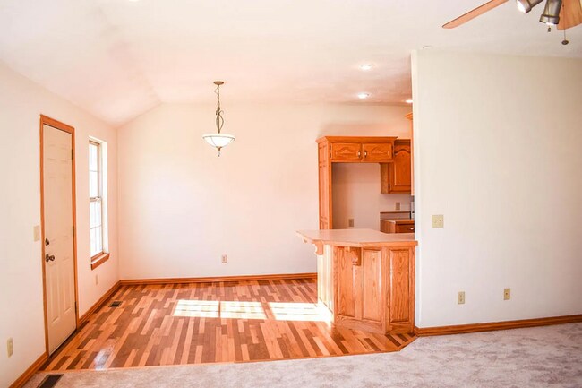 Building Photo - 505 Falcon Heights