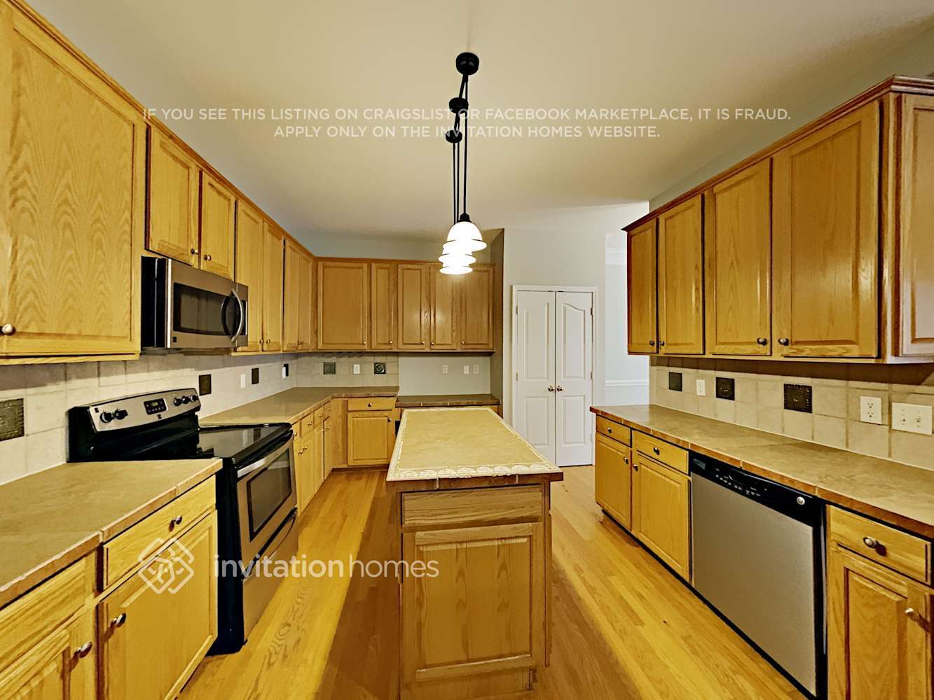 Building Photo - 11023 Sycamore Club Dr