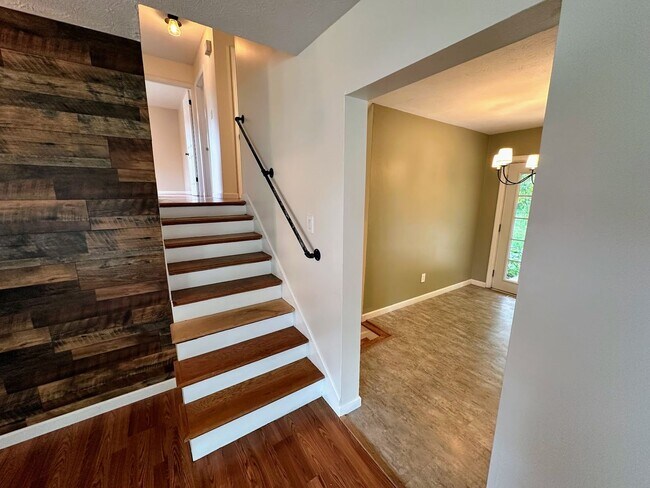 Building Photo - 1187 Devonport Cir