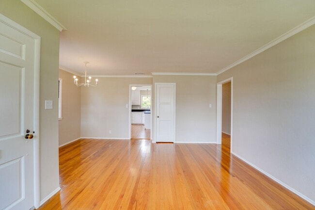 Building Photo - 719 I Ave