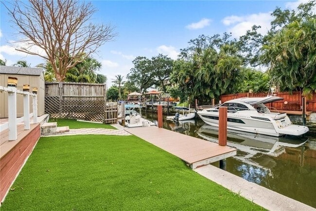 Building Photo - 922 Orange Isle