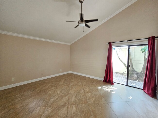 Building Photo - 3 bedroom 2 bath furnished & remodeled hom...