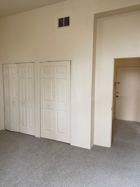 Building Photo - 140 E Main St