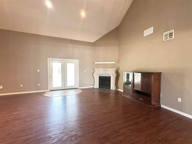 Building Photo - 6937 NE Watts Rd