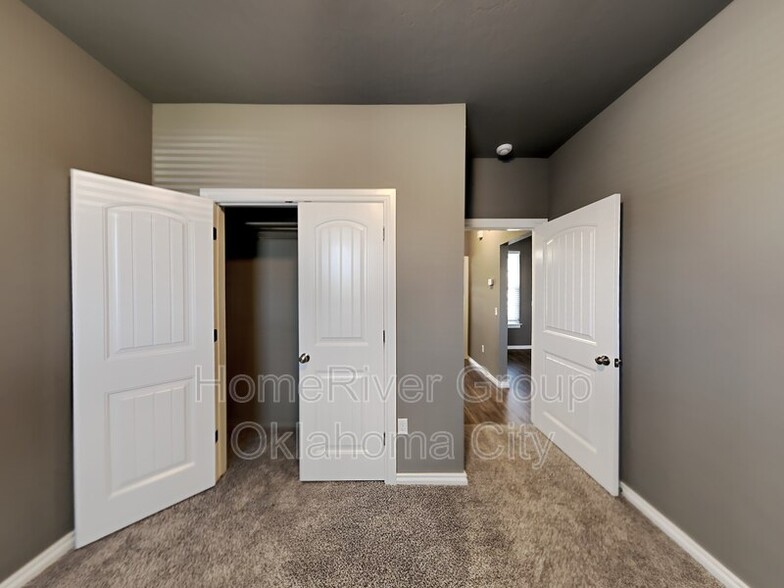 Building Photo - 1033 SW 91st St