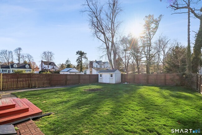 Building Photo - 27 Melrose Ave