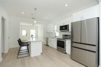 Building Photo - For Lease | 3 Bed, 2 Bath |1,350 Sq Ft |Tr...