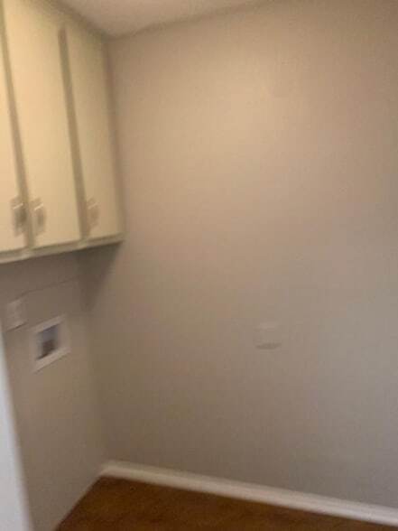 Building Photo - 7016 York Ave