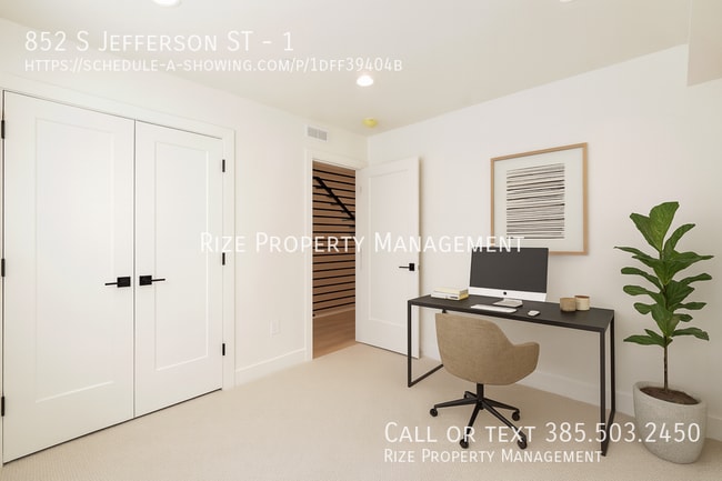 Building Photo - 852 Jefferson St W