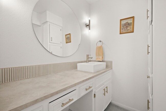 Building Photo - 12101 Carmel Park Ln