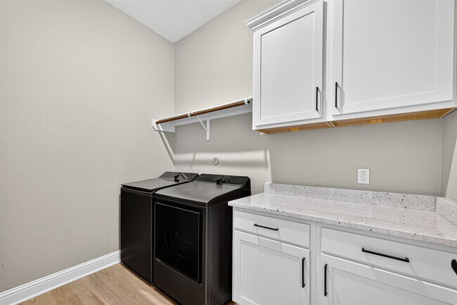 Building Photo - 2135 Tioga Vw Dr