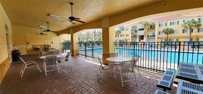 Building Photo - 7360 NW 114th Ave