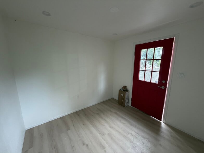 Office/storage - 881 Terrace 49