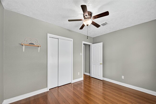 Building Photo - 5012 Ratama St