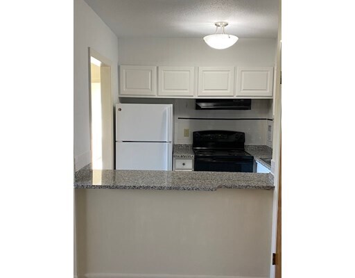 Building Photo - 5 Lakeview Gardens
