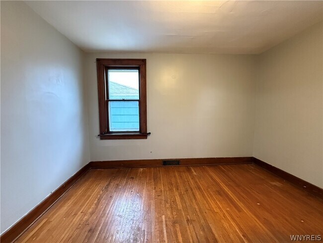 Building Photo - 110 Gerald Ave