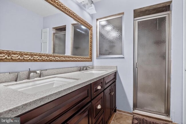 Building Photo - 17 Winchester Dr