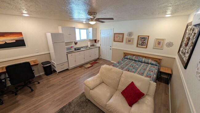Building Photo - 27038 E Lucia Dr