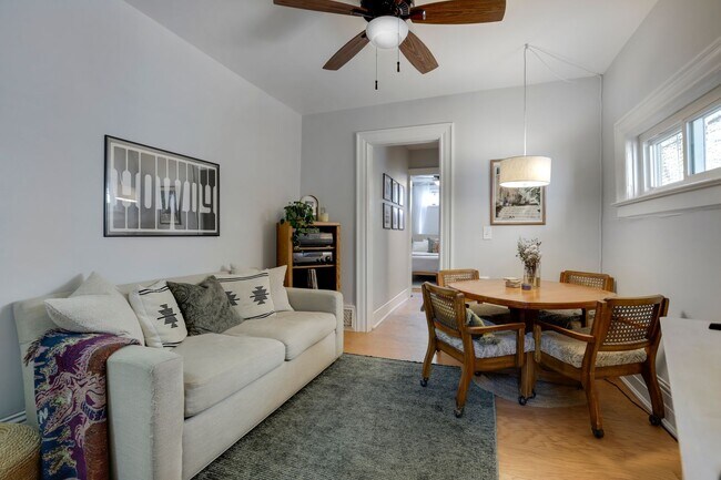 Building Photo - 1136 N Washington St