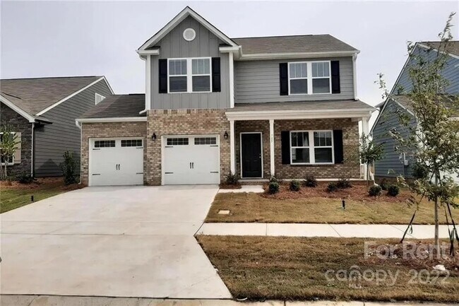 Primary Photo - A charming house with 4 beds and 3 bath in...