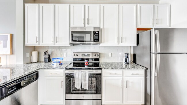 Building Photo - 215 Columns way