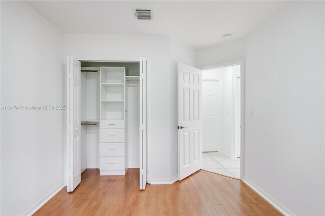 Building Photo - 9481 SW 78th Ave