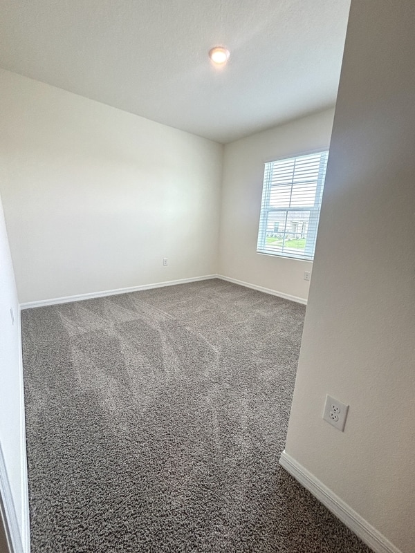 Building Photo - 5555 Hayloft Dr