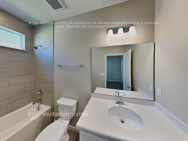 Building Photo - 11340 Oyster Creek Rd