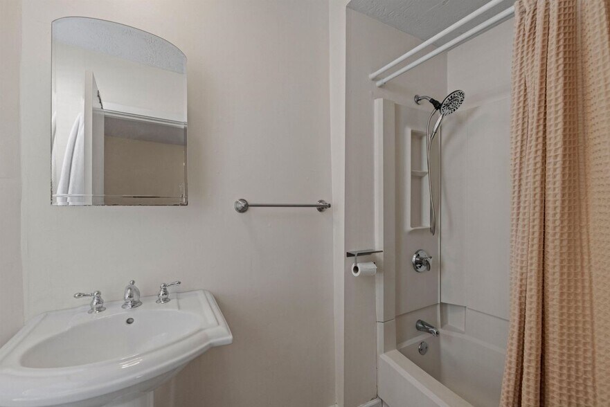 Building Photo - 36 Centre, 1