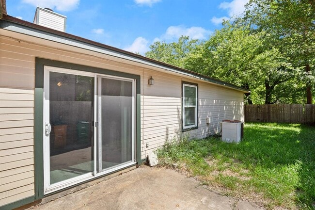 Building Photo - 13309 Saddlebrook Trail
