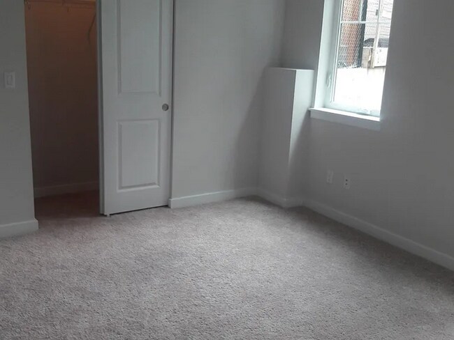 Building Photo - 2 bed/1 bath in Southeast Redmond