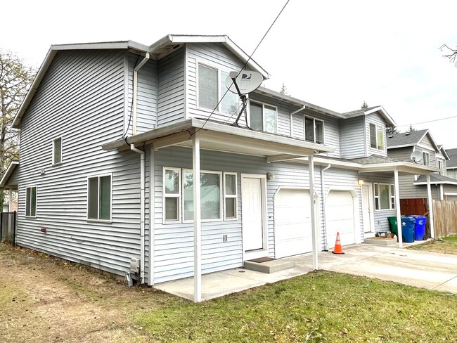 Building Photo - Centennial Neighborhood Newer Construction...