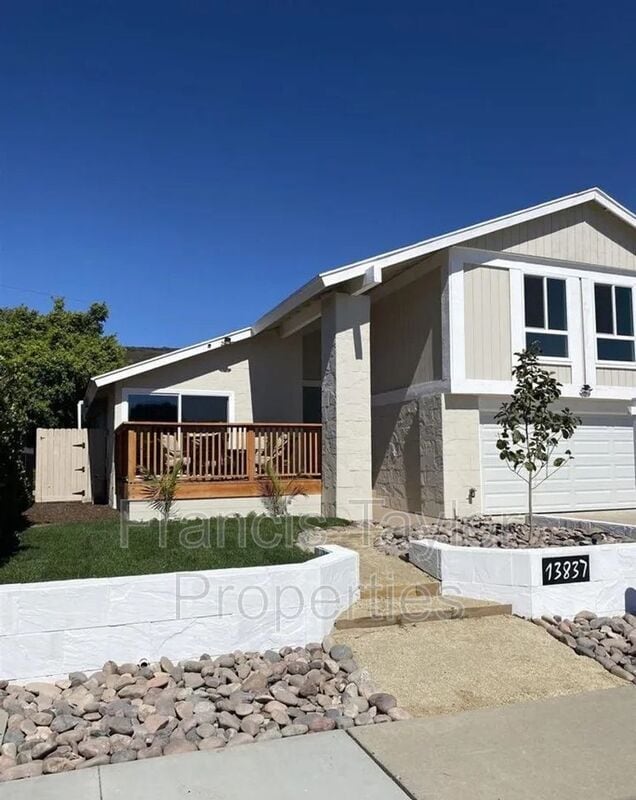 Building Photo - 13837 Paseo Cardiel