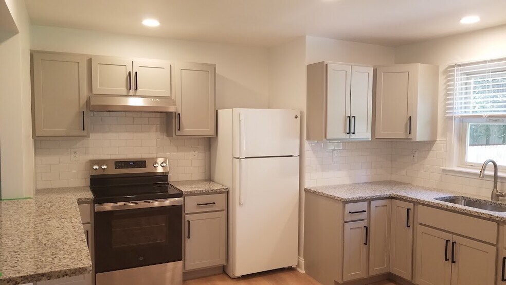 kitchen - 903 Sherers Hill Rd
