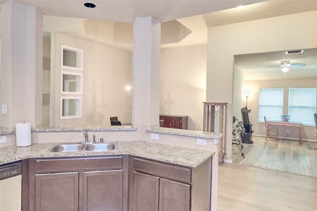 Building Photo - 26418 Green Heron Dr