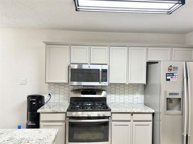 Building Photo - 3226 Candlepine Dr