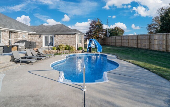 Building Photo - Spacious Madison Home with Pool, Game Room, Bonus Room & Prime Location