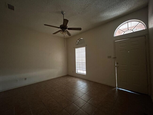 Building Photo - 115 Allen Dr