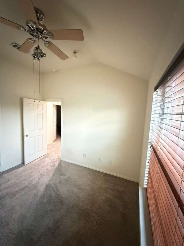 Building Photo - 5000 Crossvine Ln