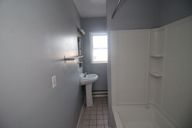 Building Photo - 3010 Guilford Ave