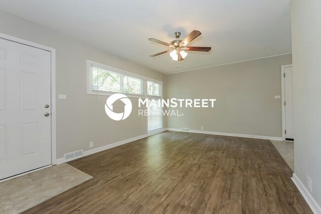 Primary Photo - 3 Bedroom Pet-Friendly Home in Kansas City...
