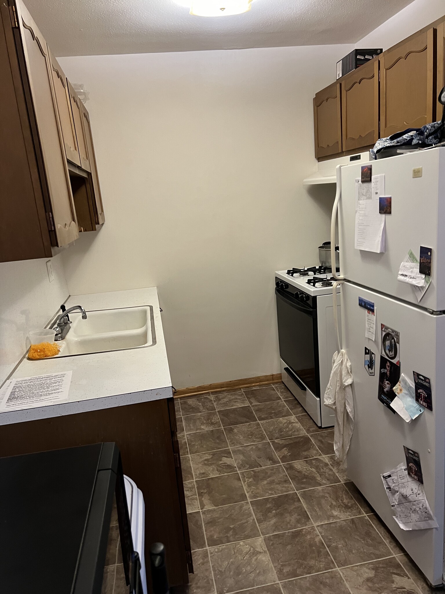 Kitchen w/Dining area - 529 17th Ave N